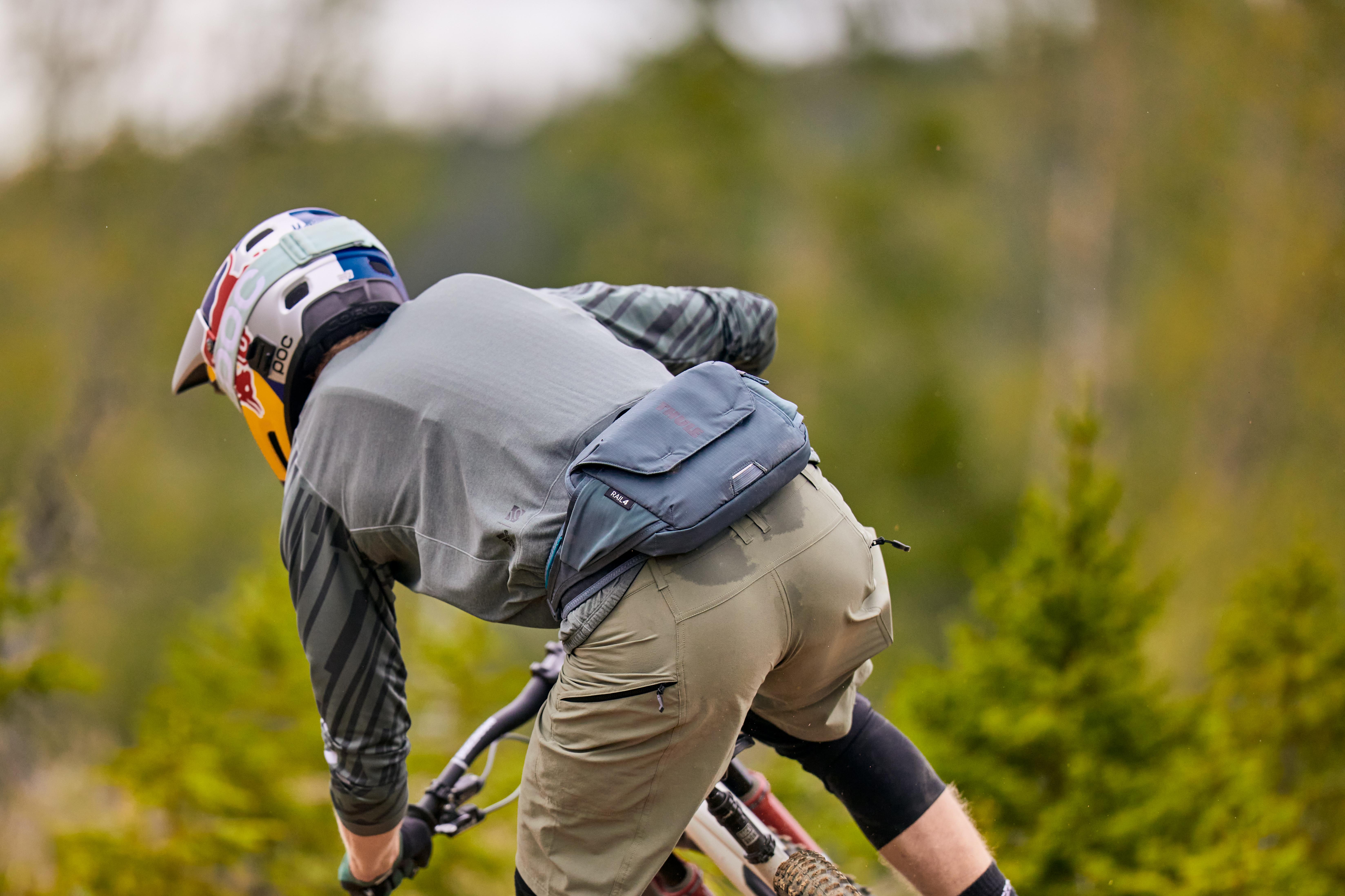 Thule Rail Hip Hydration Pack 4L