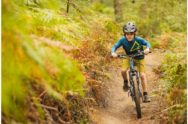 Altura Spark Light Weight Kids Long Sleeve Jersey Altura Spark Light Weight Kids Long Sleeve Jersey