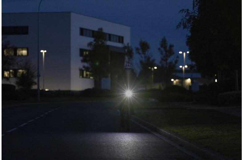 Halfords Advanced 1200 Lumen Front Bike Light Halfords Advanced 1200 Lumen Front Bike Light