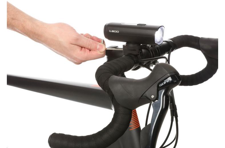 Halfords Advanced 1200 Lumen Front Bike Light Halfords Advanced 1200 Lumen Front Bike Light