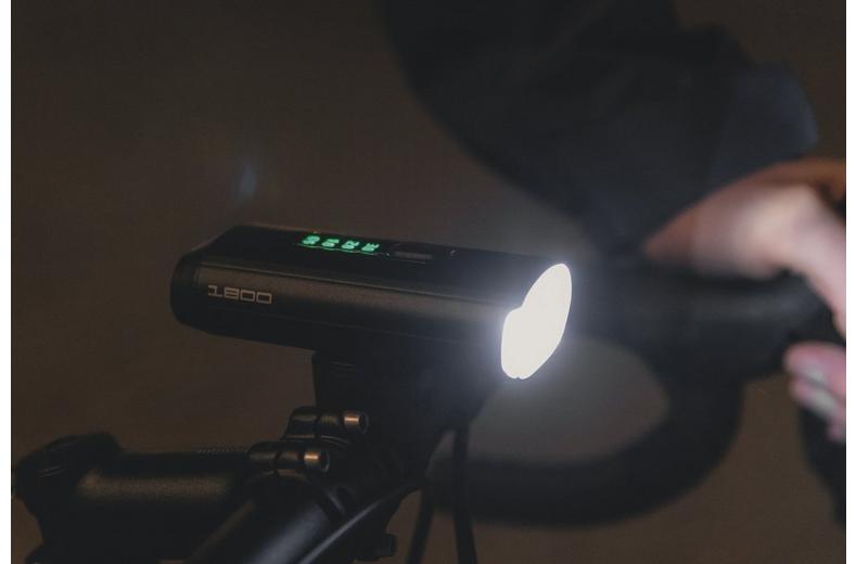 Halfords Advanced 1800 Lumen Front Bike Light Halfords Advanced 1800 Lumen Front Bike Light