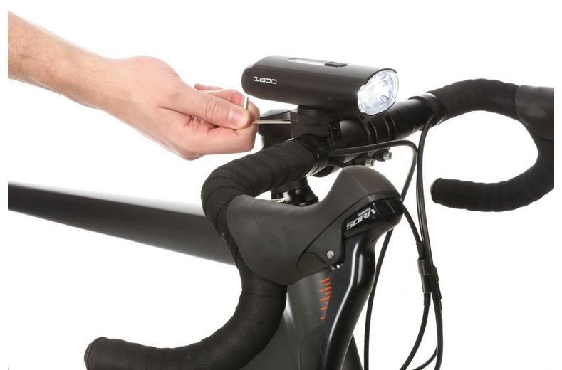 Halfords Advanced 1800 Lumen Front Bike Light Halfords Advanced 1800 Lumen Front Bike Light