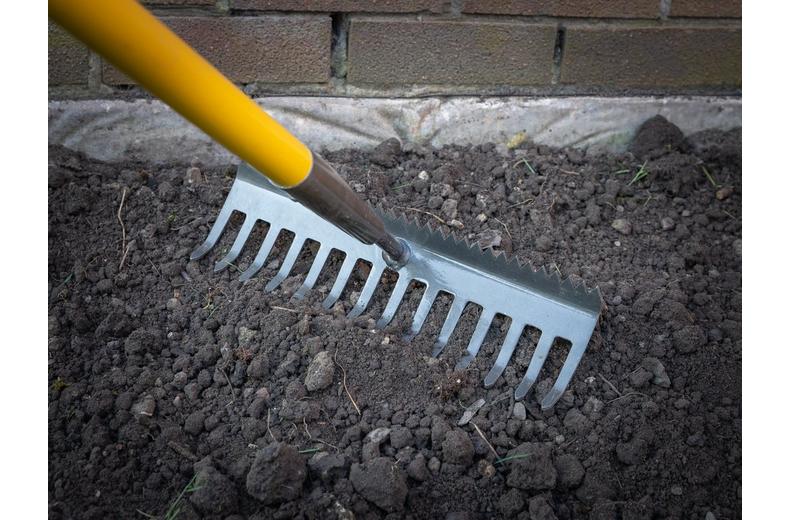 Roughneck Sharp Edge Soil Rake Roughneck Sharp Edge Soil Rake