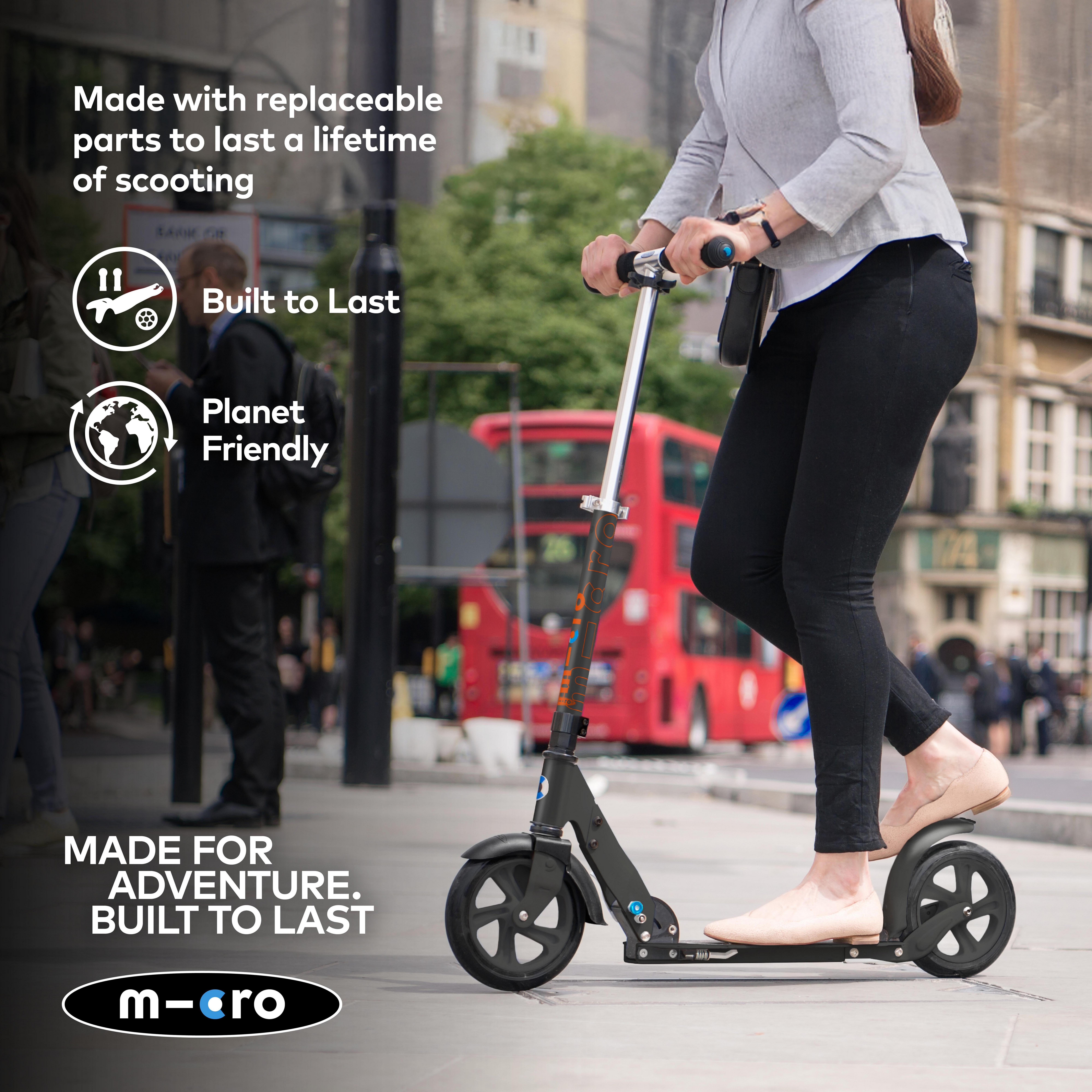 Micro Classic Foldable Black: 8 Year +