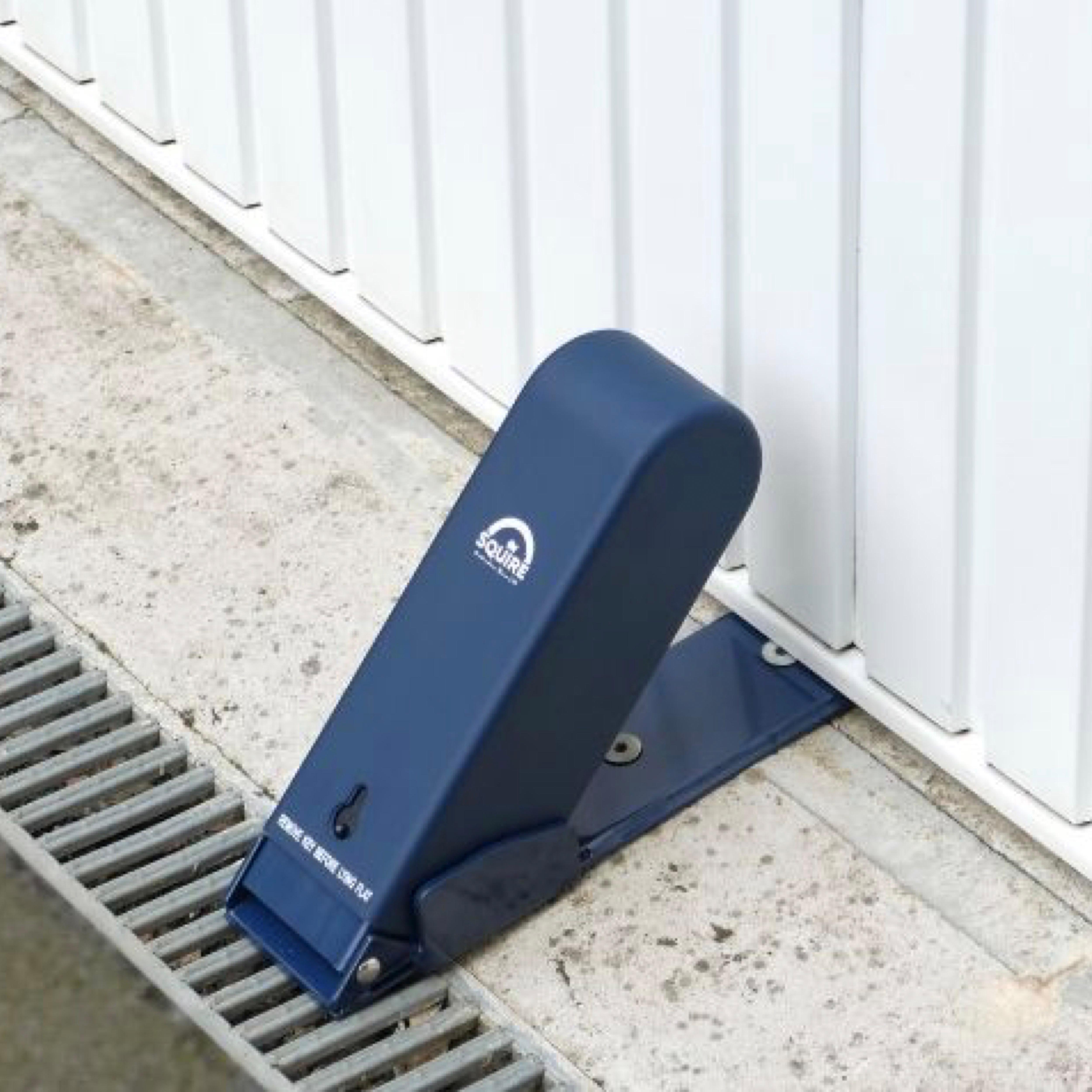 Squire Garage Defender 5