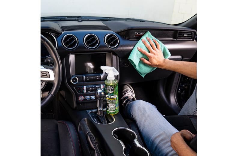 Chemical Guys HydroInterior Ceramic Detail Spray 16oz Chemical Guys HydroInterior Ceramic Detail Spray 16oz