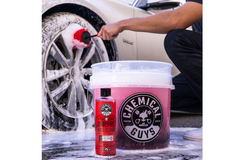 Chemical Guys Clear Bucket 4.25 Gallons Chemical Guys Clear Bucket 4.25 Gallons