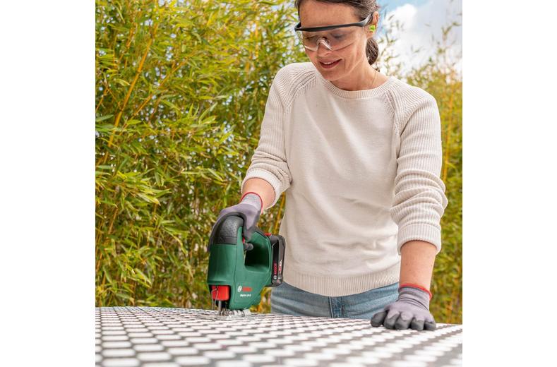 Bosch 18V-70 EasySaw Cordless Jigsaw (Bare Tool) Bosch 18V-70 EasySaw Cordless Jigsaw (Bare Tool)