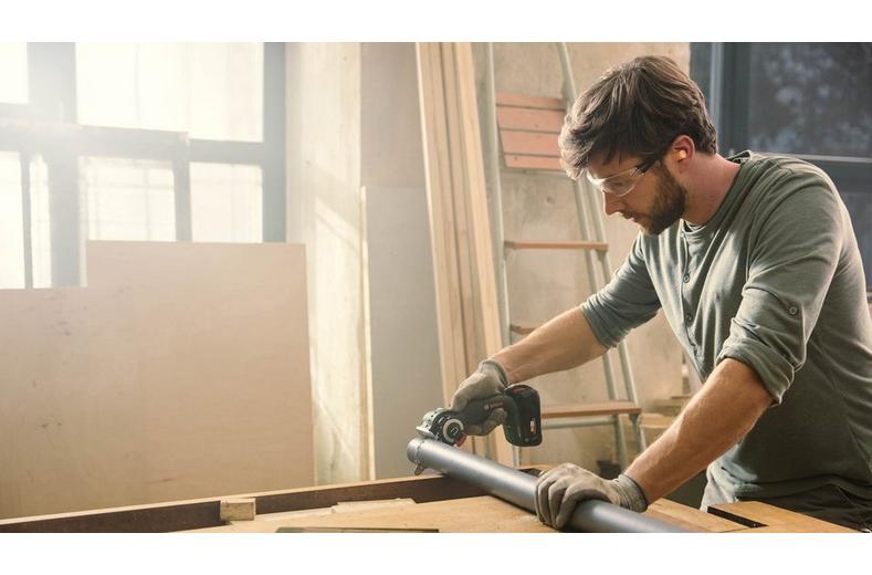 Bosch 18V AdvancedCut Nanoblade Saw (Bare Tool) Bosch 18V AdvancedCut Nanoblade Saw (Bare Tool)