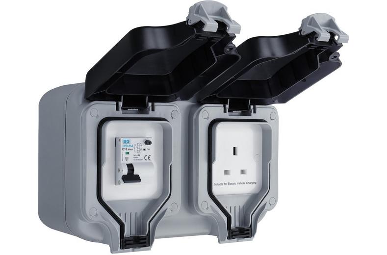 Masterplug Protected Outdoor Socket for Mode 2 Charging - 3Pin Masterplug Protected Outdoor Socket for Mode 2 Charging - 3Pin