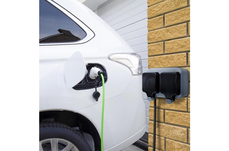 Masterplug Protected Outdoor Socket for Mode 2 Charging - 3Pin Masterplug Protected Outdoor Socket for Mode 2 Charging - 3Pin