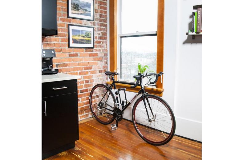 HORNIT Roadie Bike Holder CLUG Roadie White - Black HORNIT Roadie Bike Holder CLUG Roadie White - Black