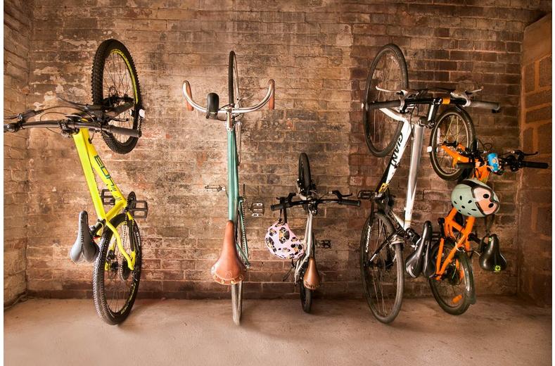 HORNIT Hybrid Bike Holder CLUG Hybrid White - Black HORNIT Hybrid Bike Holder CLUG Hybrid White - Black