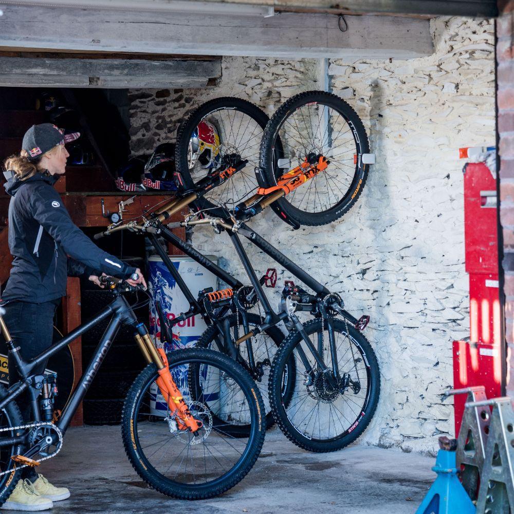 HORNIT MTB Bike Holder CLUG MTB White Black Halfords UK