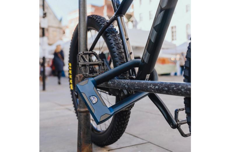 Squire Stronghold 16mm D Lock Squire Stronghold 16mm D Lock