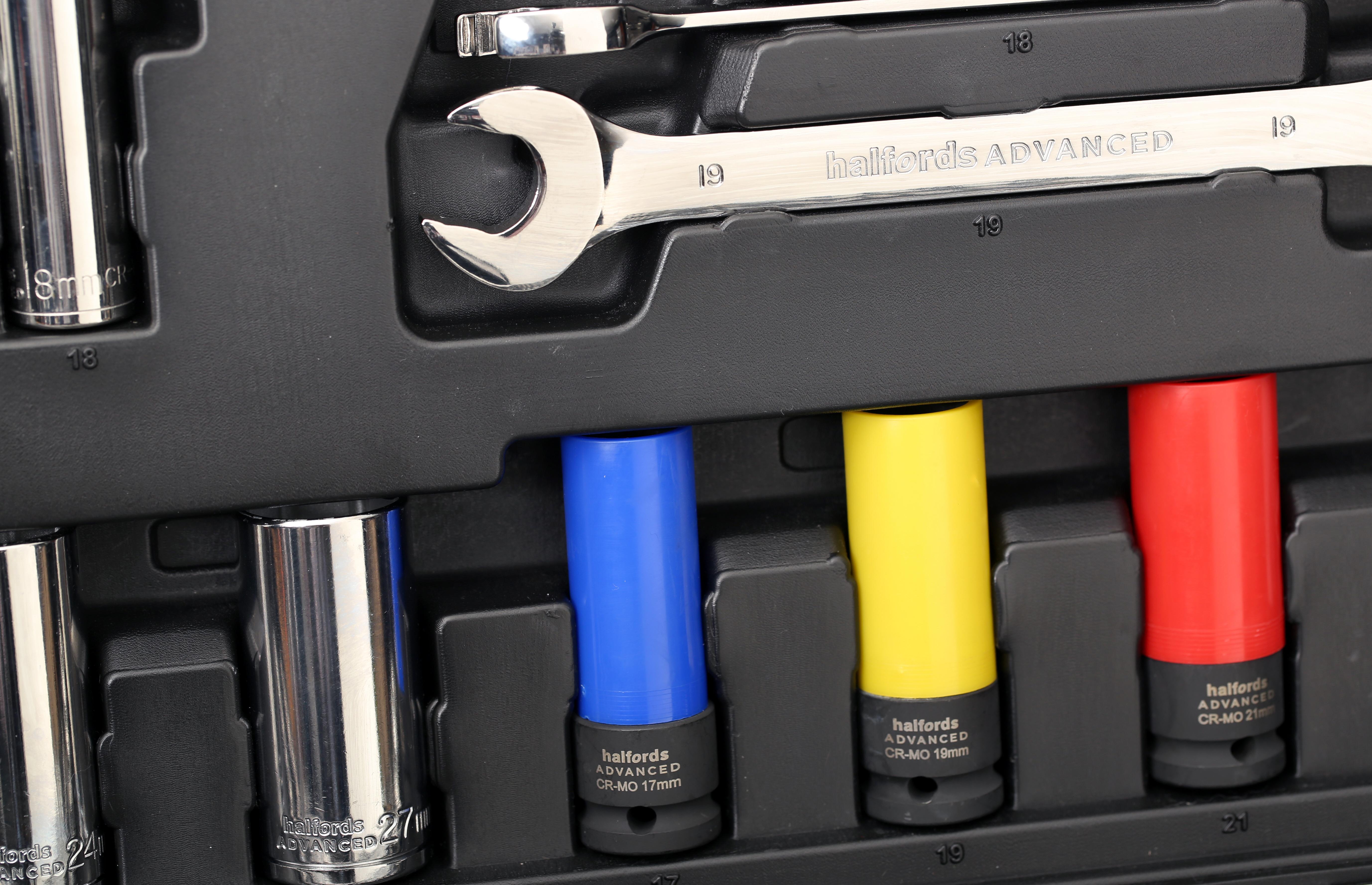 Halfords Advanced 200 Piece Socket and Ratchet Spanner Set & 50pc Screwdriver Set Bundle