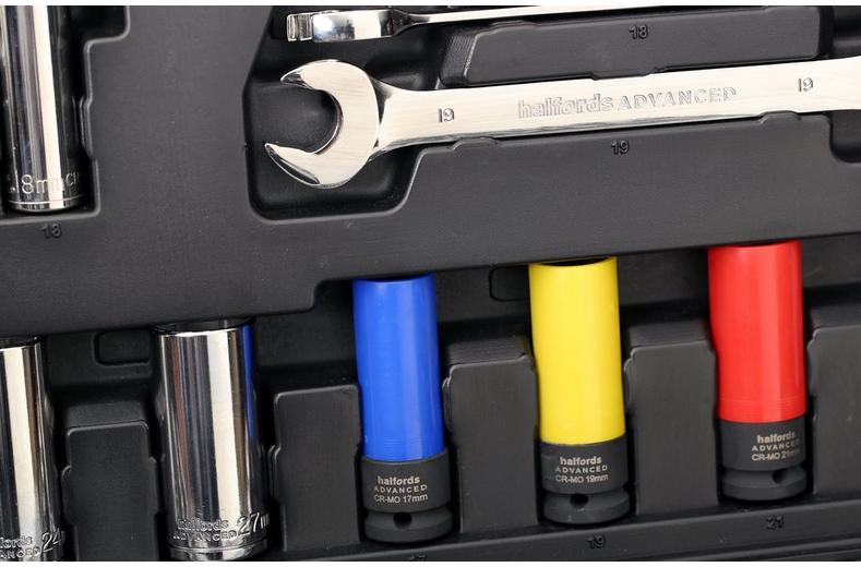 Halfords Advanced 200 Piece Socket and Ratchet Spanner Set & 50pc Screwdriver Set Bundle Halfords Advanced 200 Piece Socket and Ratchet Spanner Set & 50pc Screwdriver Set Bundle