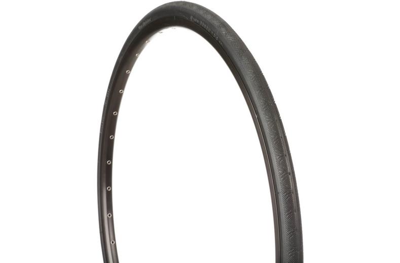 Halfords Road Bike Tyre 700x25c with Puncture Protection Halfords Road Bike Tyre 700x25c with Puncture Protection