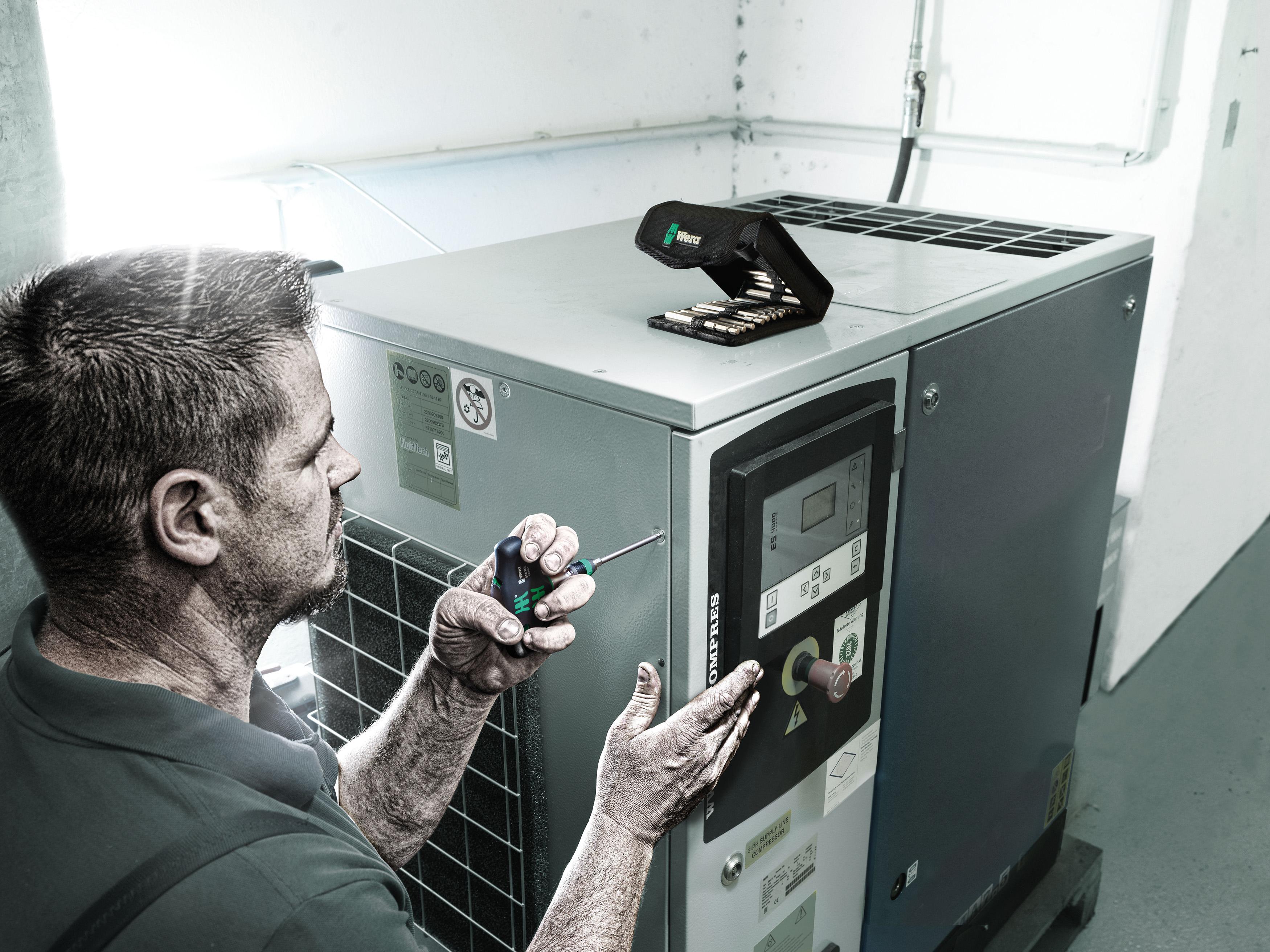 Wera 416 RA T-Handle Bitholding Screwdriver With Ratchet Function