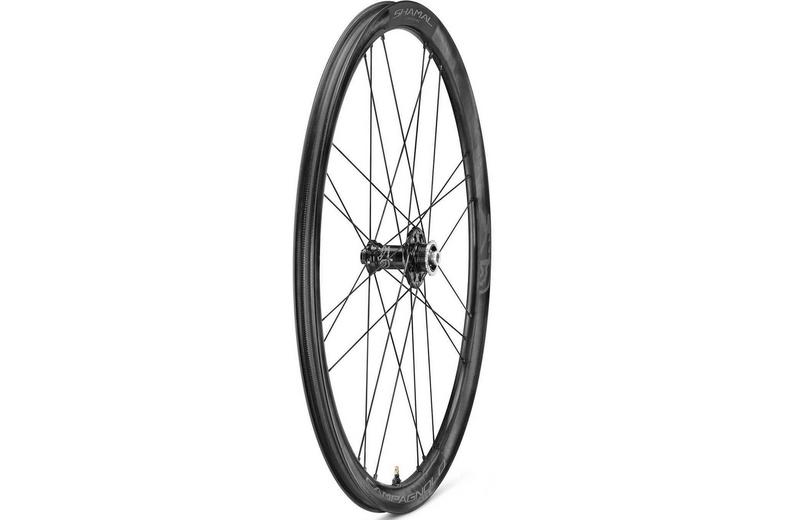 Campagnolo Shamal Carbon Disc Brake Wheelset Campagnolo Shamal Carbon Disc Brake Wheelset
