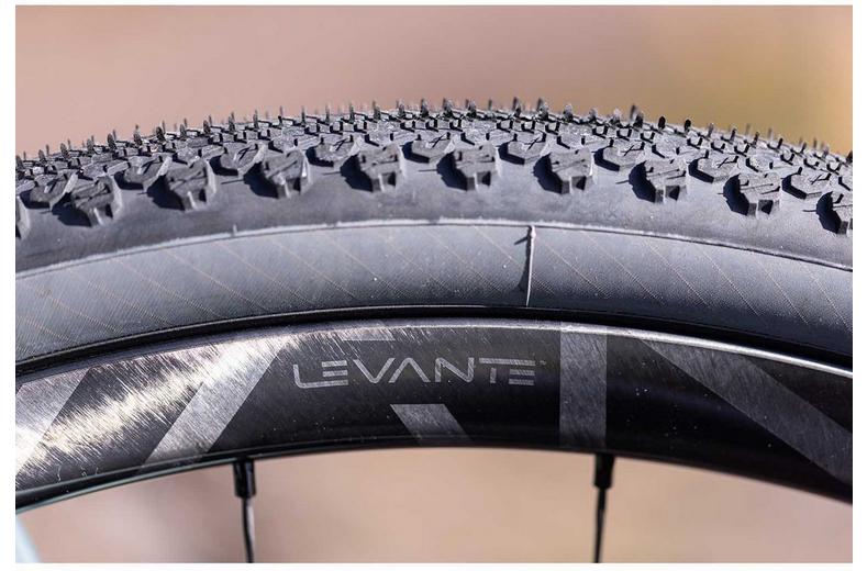 Campagnolo Levante Disc Brake Wheelset Campagnolo Levante Disc Brake Wheelset