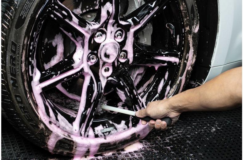 Turtle Wax Hybrid Solutions Ultimate Wooly Wheel Brush Turtle Wax Hybrid Solutions Ultimate Wooly Wheel Brush