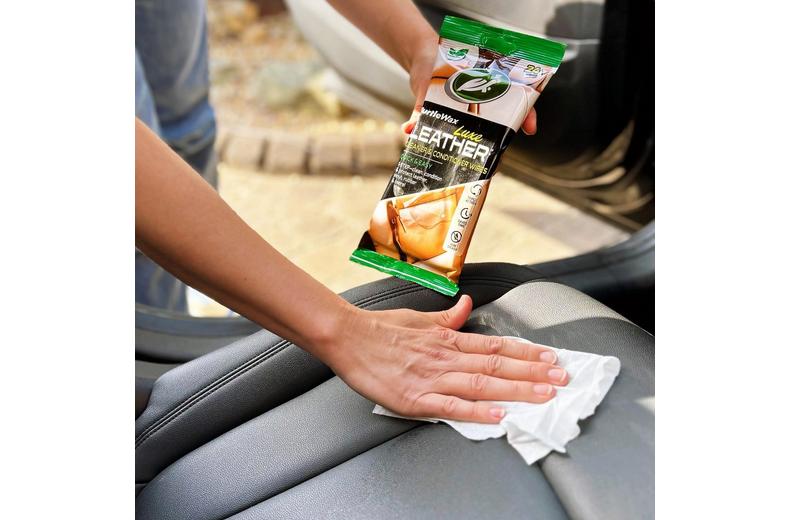 Turtle Wax Luxe Leather Cleaner & Conditioner Wipes Turtle Wax Luxe Leather Cleaner & Conditioner Wipes