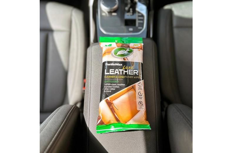Turtle Wax Luxe Leather Cleaner & Conditioner Wipes Turtle Wax Luxe Leather Cleaner & Conditioner Wipes