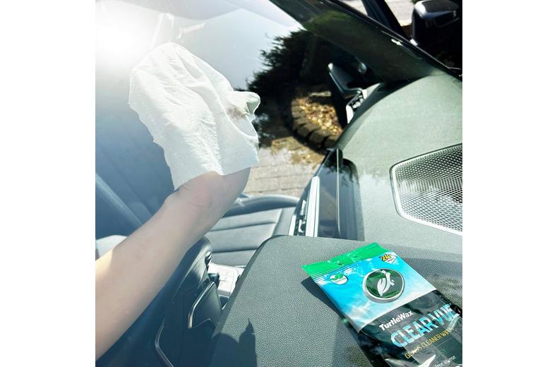 Turtle Wax CLEARVUE Glass Cleaner Wipes Turtle Wax CLEARVUE Glass Cleaner Wipes