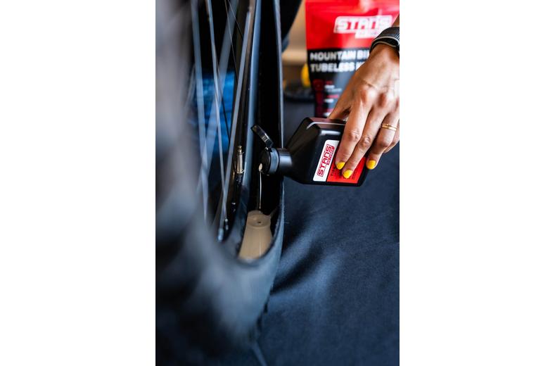 Stans No Tubes Mountain Bike Tubeless Kit, 21mm Tape/44mm valve Stans No Tubes Mountain Bike Tubeless Kit, 21mm Tape/44mm valve