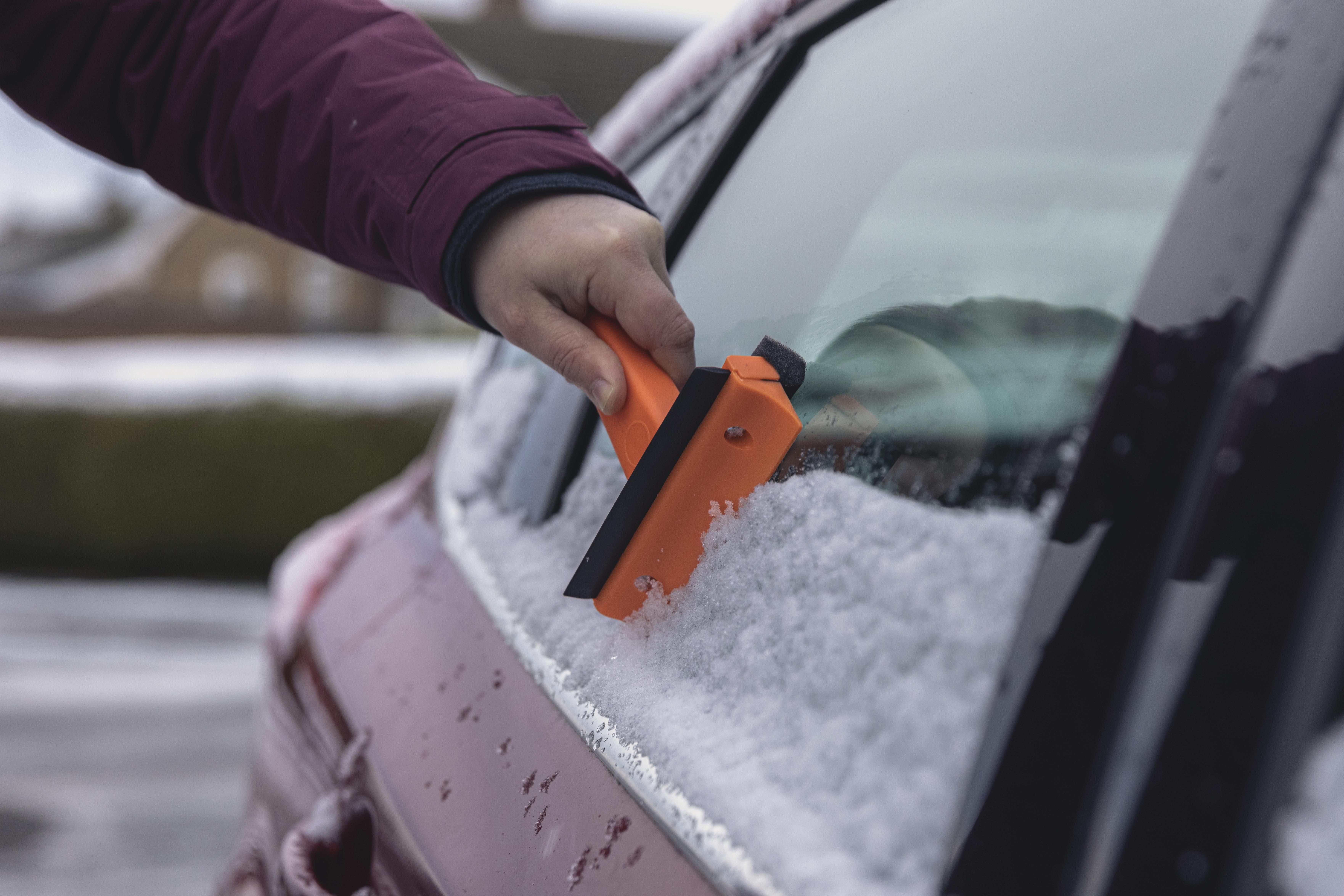 £10 Halfords -5 Winter Essentials Bundle