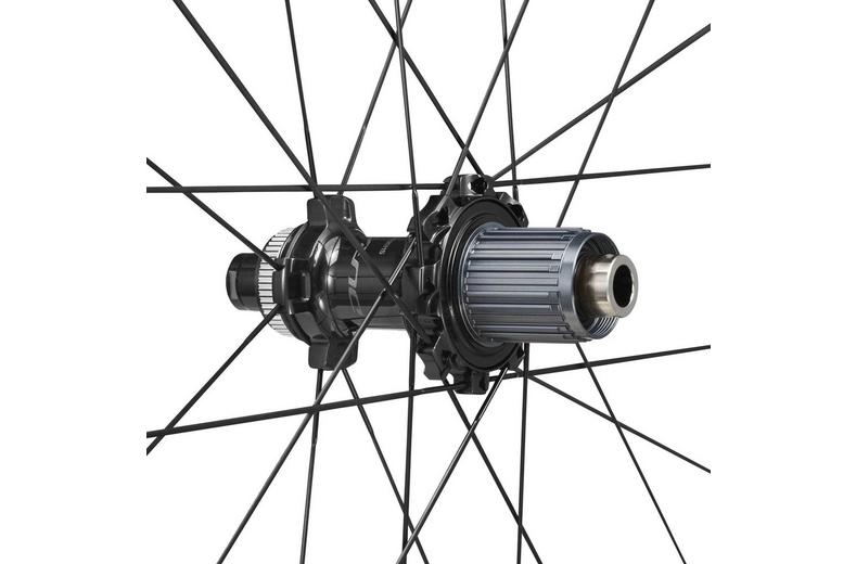 Shimano Dura Ace WH-R9720 C36 Carbon Clincher Disc Wheel Shimano Dura Ace WH-R9720 C36 Carbon Clincher Disc Wheel