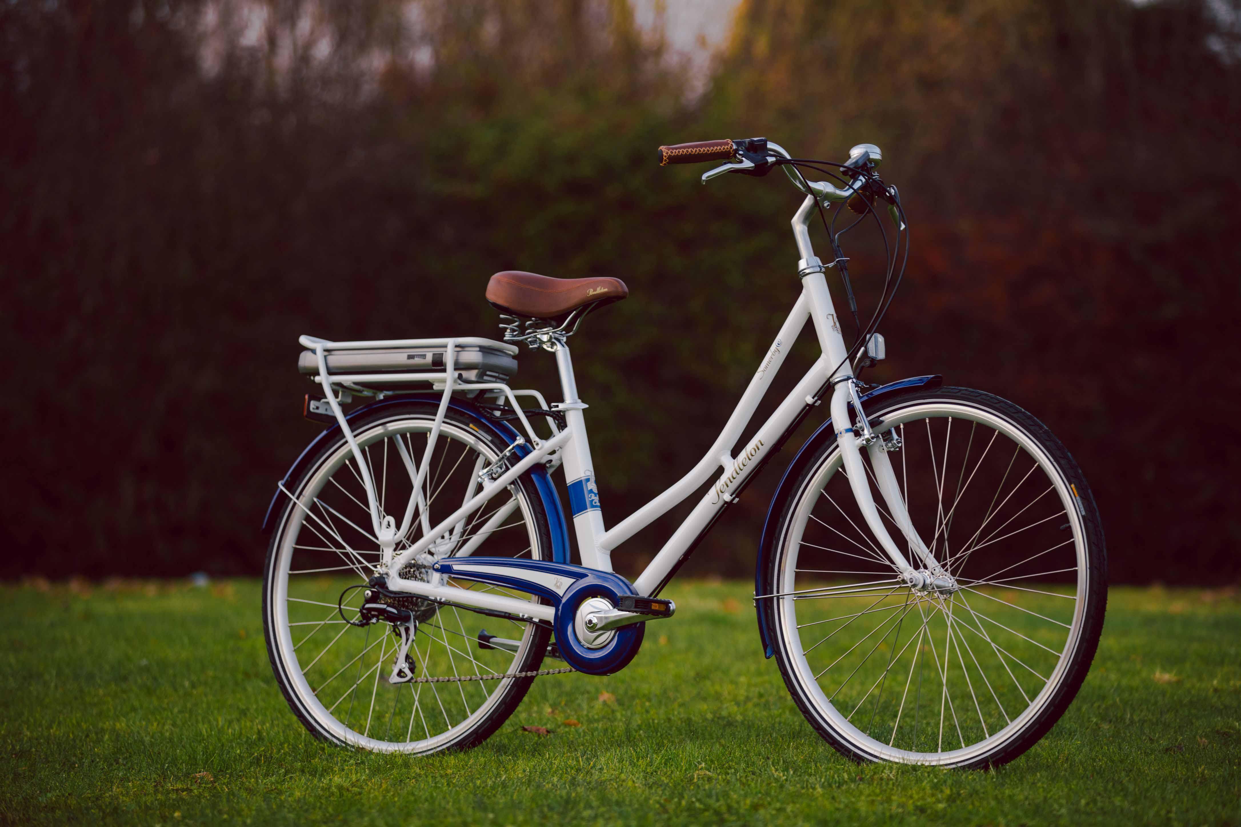Second Hand Grade C - Pendleton Somerby Electric Hybrid Bike 2019 - White/Navy - S, M Frames