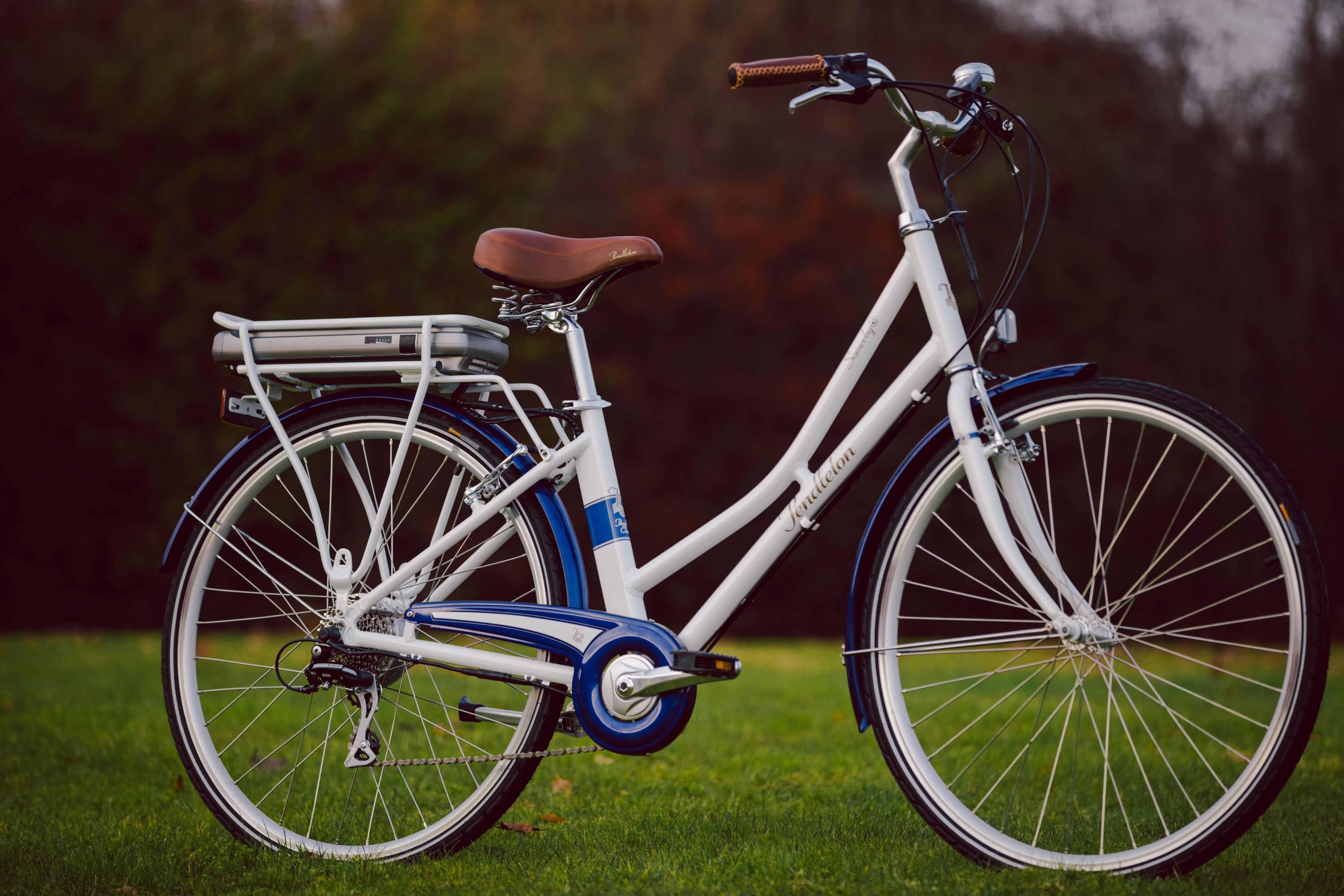 Second Hand Grade C - Pendleton Somerby Electric Hybrid Bike 2019 - White/Navy - S, M Frames