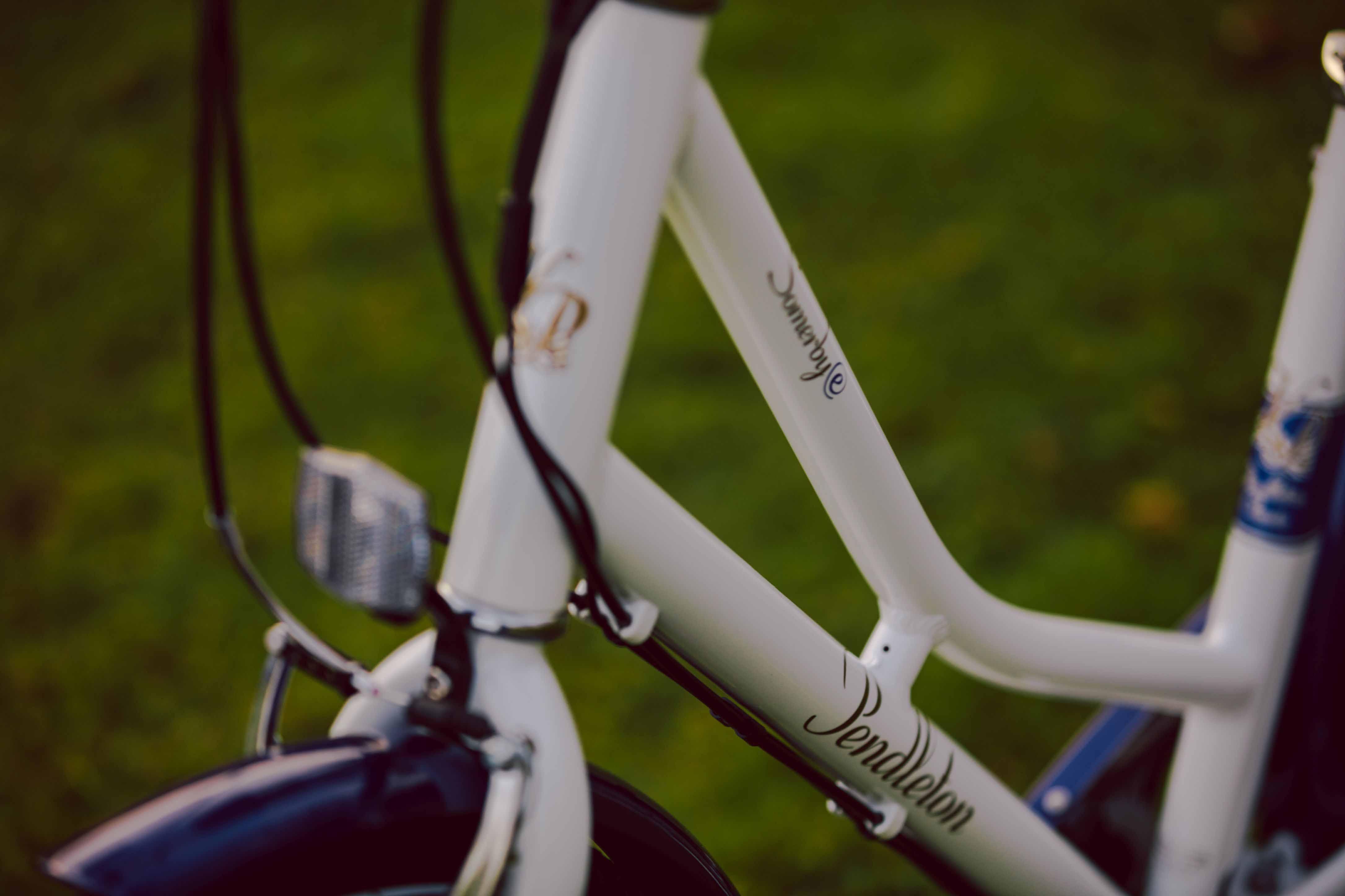 Second Hand Grade C - Pendleton Somerby Electric Hybrid Bike 2019 - White/Navy - S, M Frames