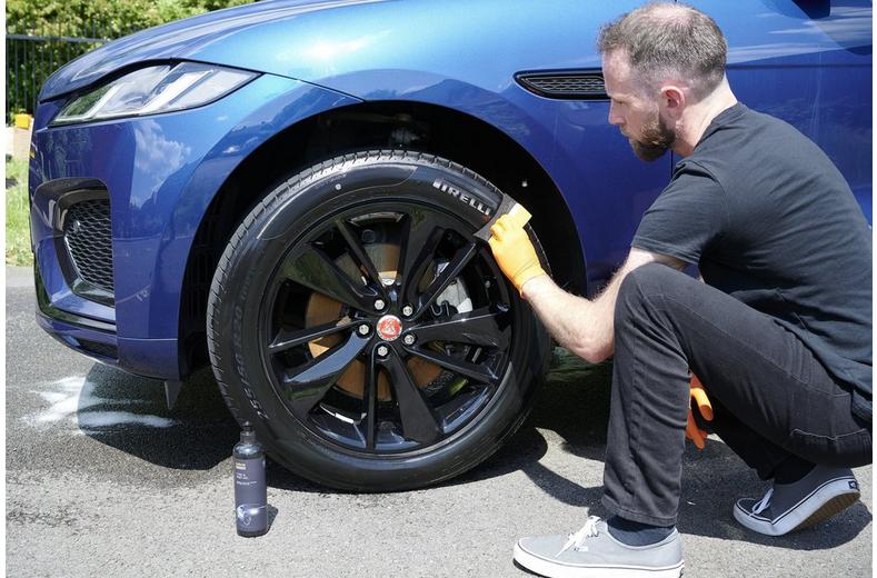 Halfords Advanced Tyre & Trim Gel 500ml Halfords Advanced Tyre & Trim Gel 500ml