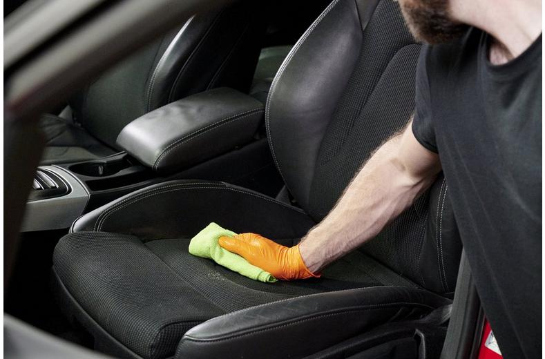 Halfords Advanced Upholstery Cleaner 500ml Halfords Advanced Upholstery Cleaner 500ml