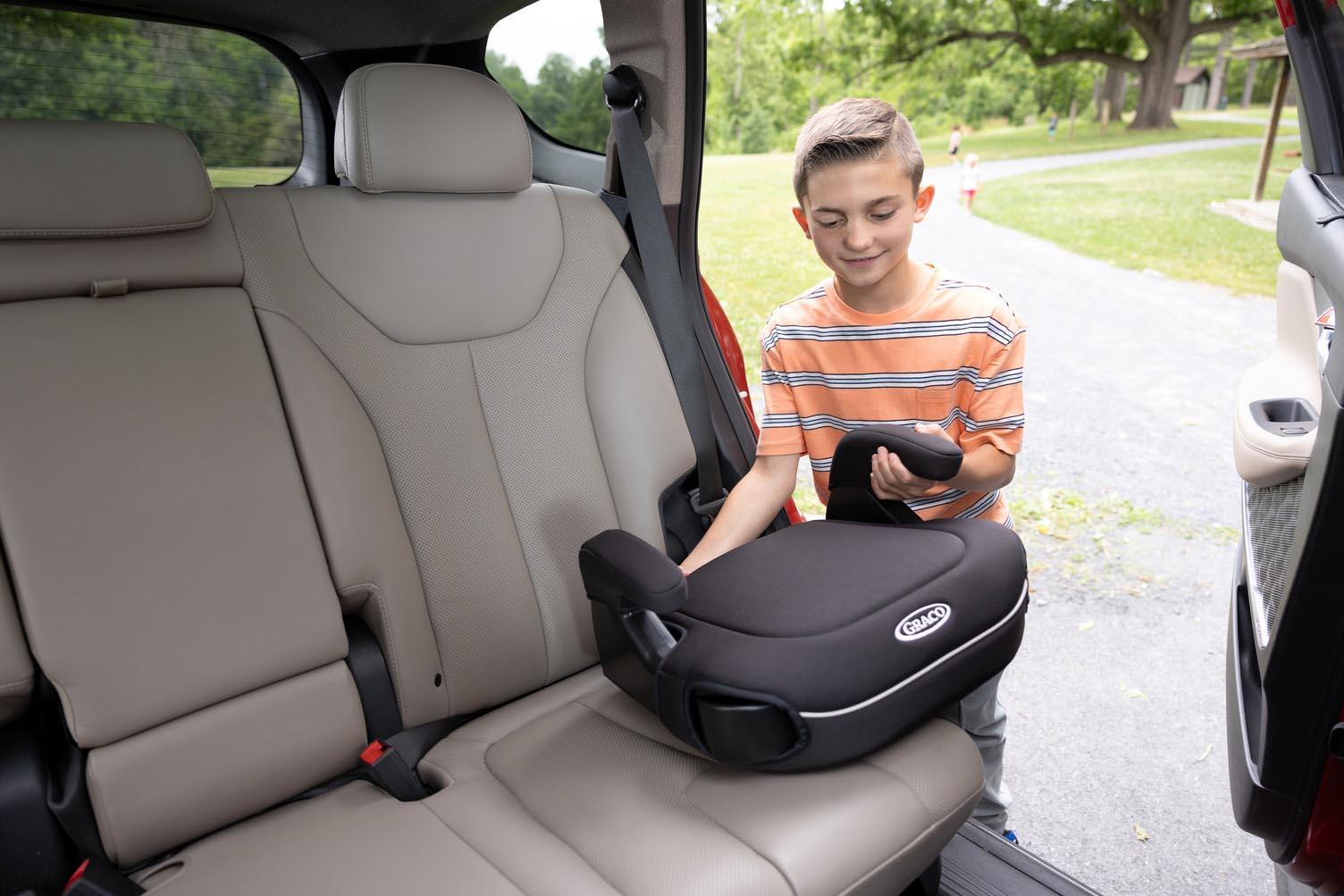 Graco Booster Deluxe R129 Backless Booster Black Halfords UK