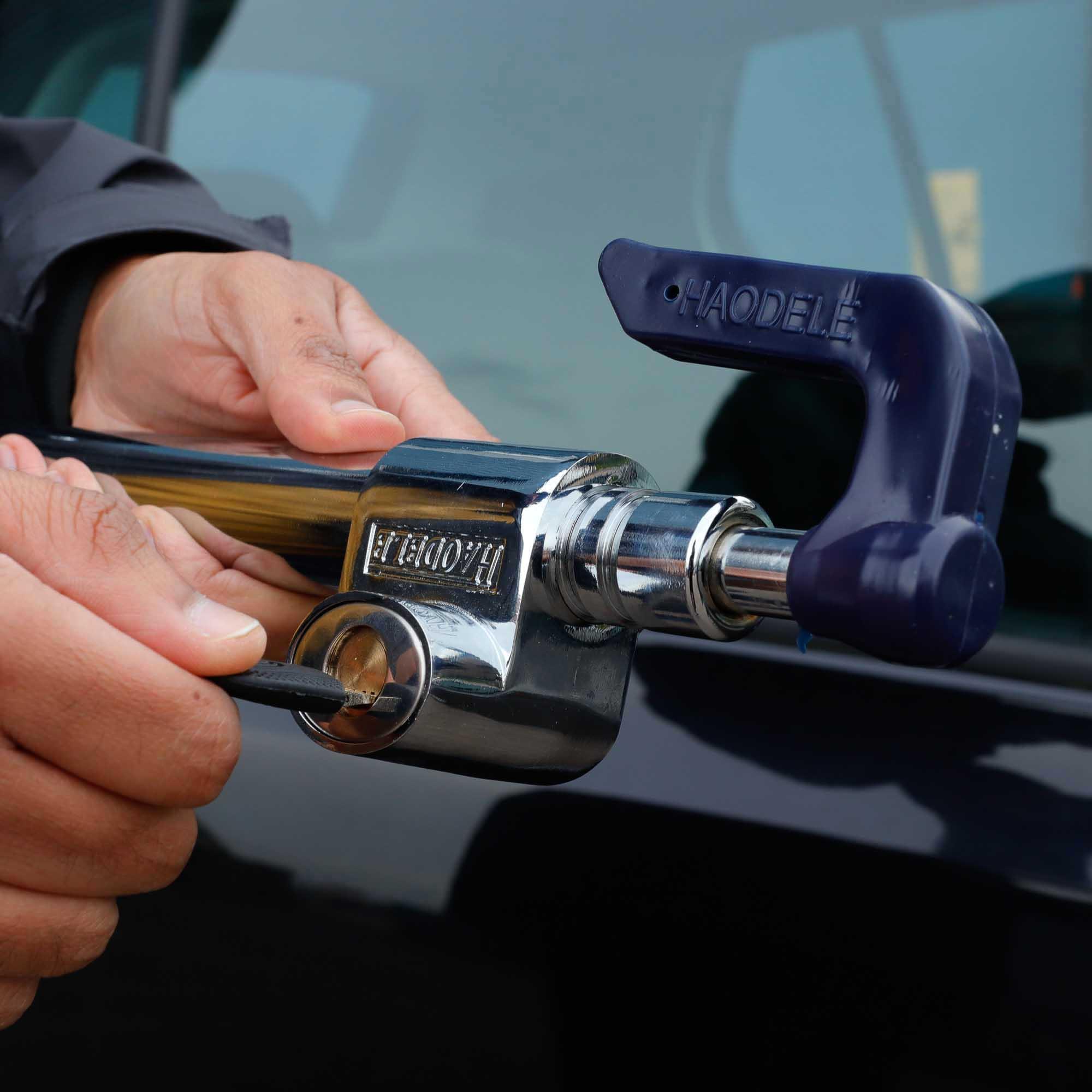 Streetwize Pedal to Steering Wheel Lock