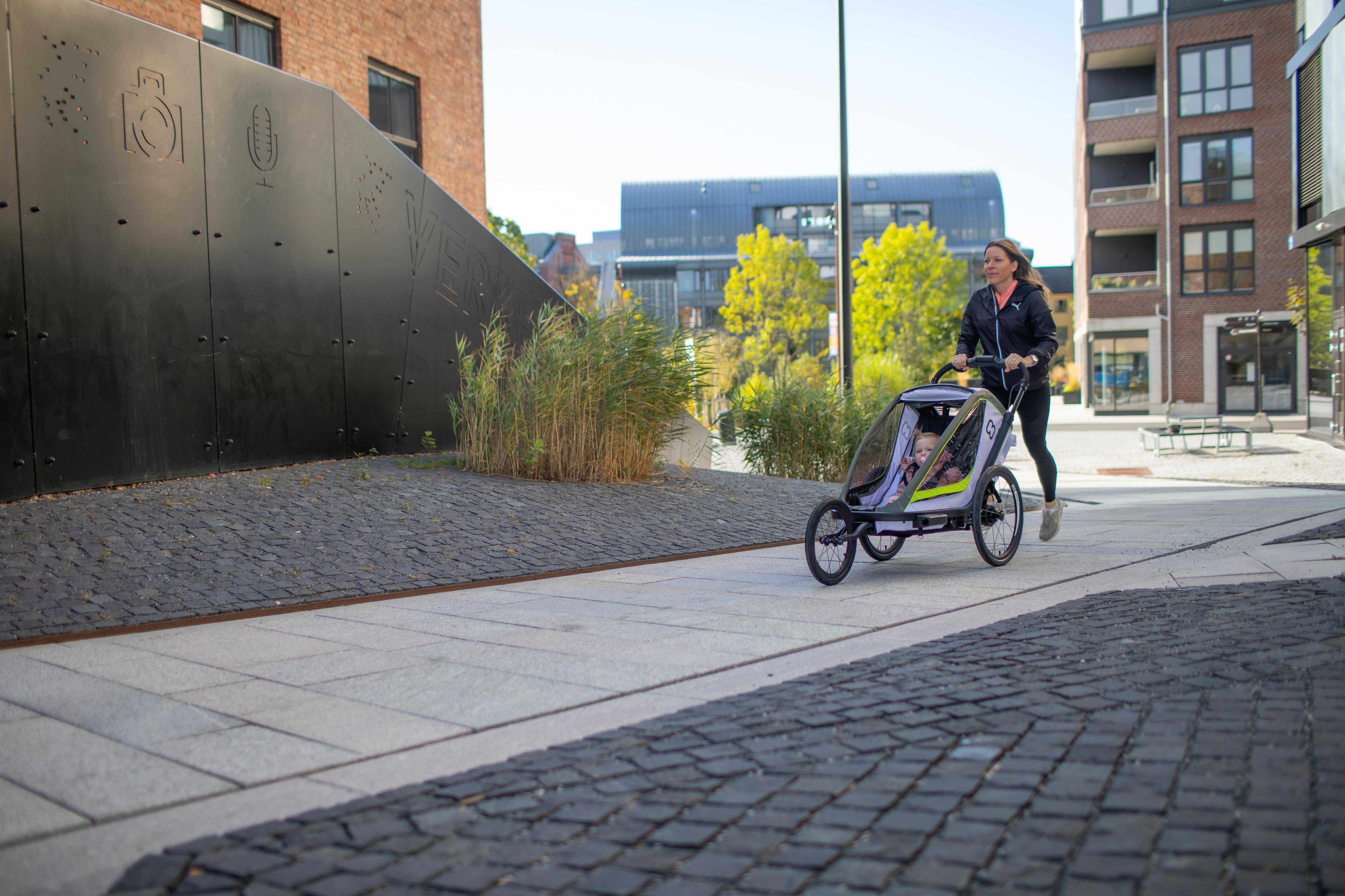 Breeze Twin Bike Trailer, Navy/Cream