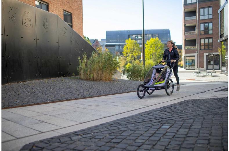 Breeze Twin Bike Trailer, Navy/Cream Breeze Twin Bike Trailer, Navy/Cream