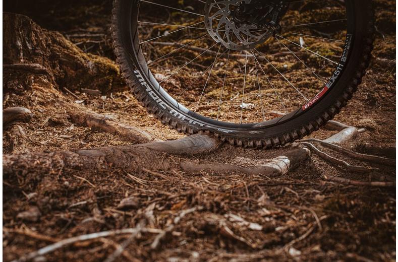 Schwalbe Magic Mary Evolution Super Gravity MTB Tyre 27.5x2.40" Bronze Sidewall Addix Soft Schwalbe Magic Mary Evolution Super Gravity MTB Tyre 27.5x2.40" Bronze Sidewall Addix Soft