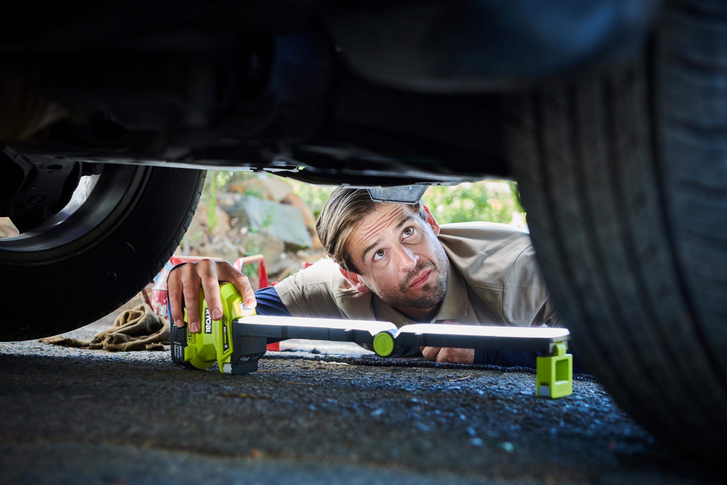 Ryobi 18V ONE+ Folding LED Worklight (Bare Tool)