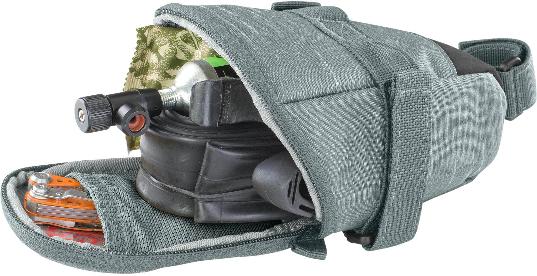 EVOC Seat Bag Tour Carbon Steel 0.7l