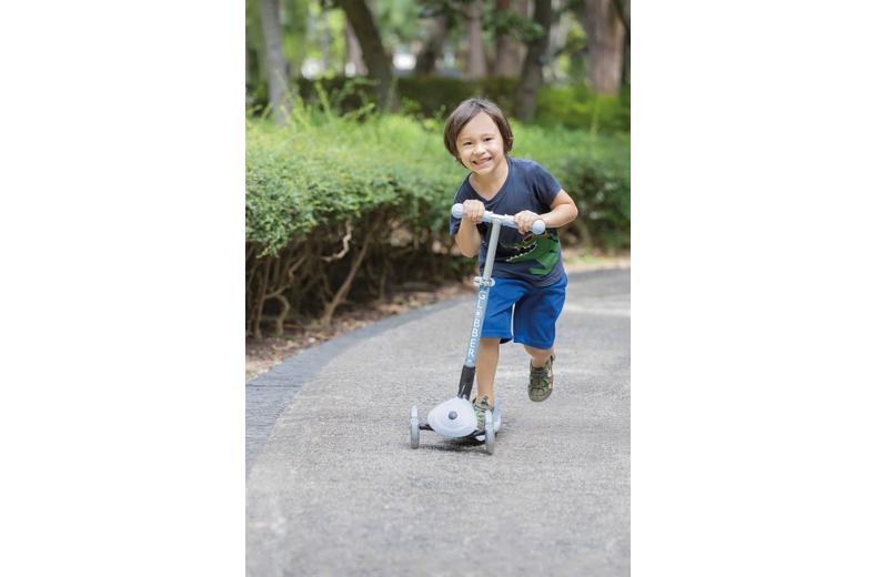 Globber Junior Foldable Lights Eco Kids Scooter Globber Junior Foldable Lights Eco Kids Scooter