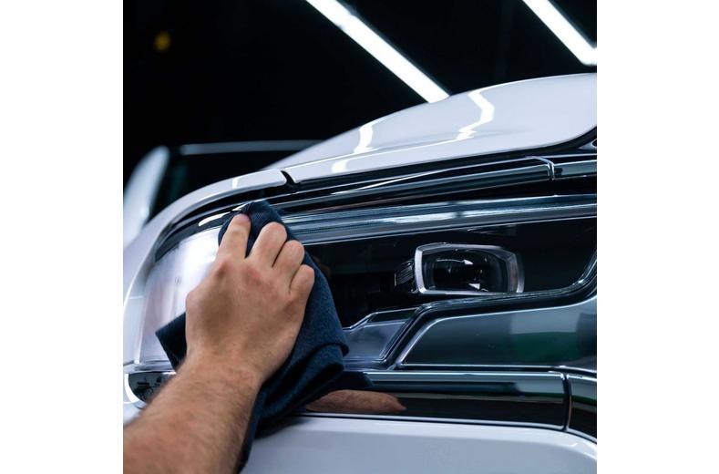 Turtle Wax Headlight Cleaner & Sealant 300ML Turtle Wax Headlight Cleaner & Sealant 300ML