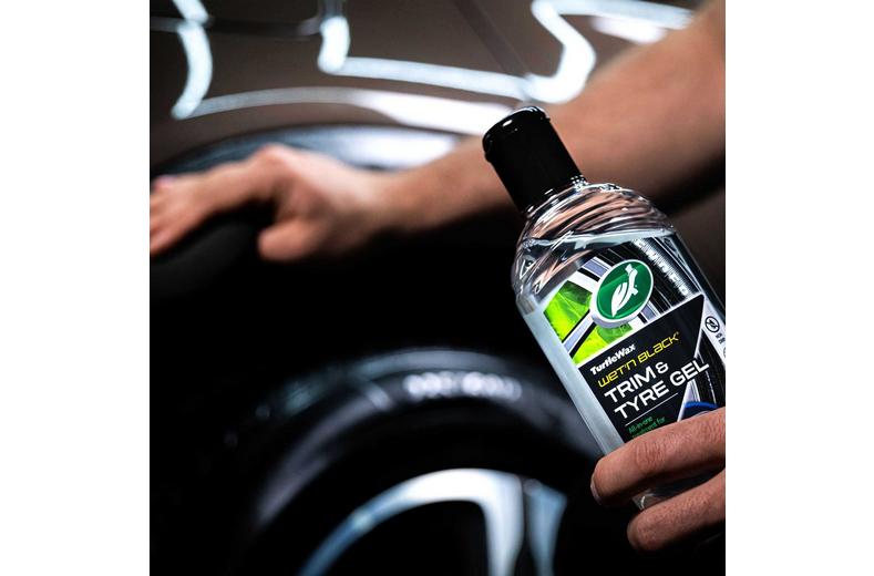 Turtle Wax Wet N Black Tyre & Trim Gel 300ML Turtle Wax Wet N Black Tyre & Trim Gel 300ML