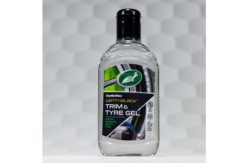 Turtle Wax Wet N Black Tyre & Trim Gel 300ML Turtle Wax Wet N Black Tyre & Trim Gel 300ML
