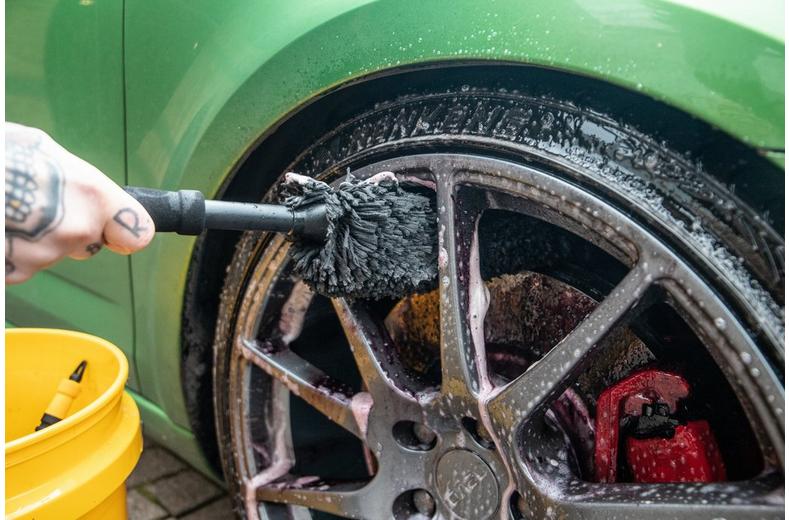 Meguiars Supreme Wheel Brush Large 47cm Meguiars Supreme Wheel Brush Large 47cm