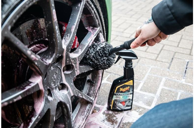 Meguiars Supreme Wheel Brush Large 47cm Meguiars Supreme Wheel Brush Large 47cm